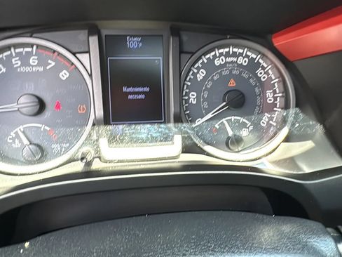Used 2017 Toyota Tacoma TRD Off-Road w/ Premium & Technology Package AWD/4WD image 21