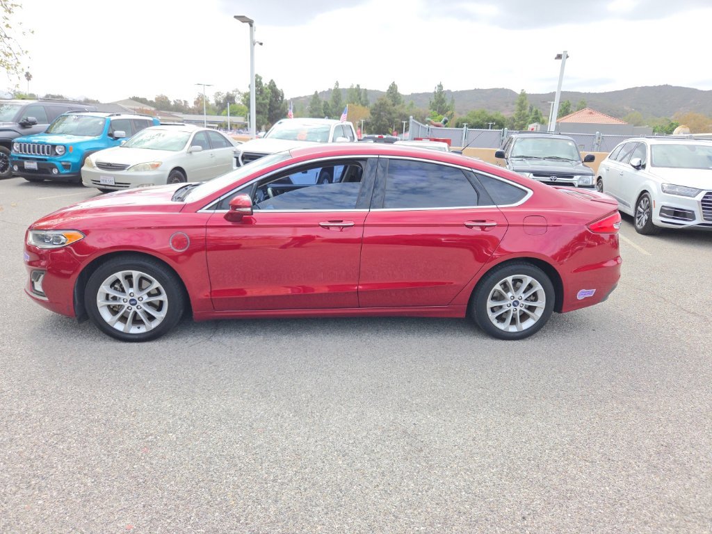 Used 2019 Ford Fusion Energi Titanium FWD image 2