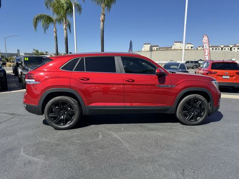 Used 2024 Volkswagen Atlas Cross Sport SE FWD image 11