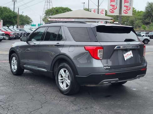 Used 2023 Ford Explorer XLT w/ Equipment Group 202A RWD image 6
