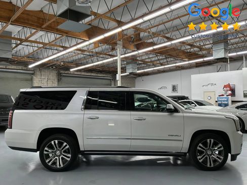 Used 2019 GMC Yukon XL Denali w/ Denali Ultimate Package AWD/4WD image 4