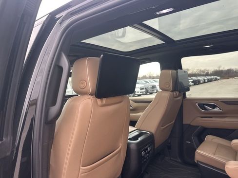 Used 2022 Chevrolet Tahoe Premier w/ Premium Package image 47