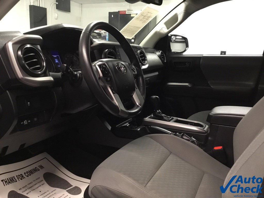 Used 2021 Toyota Tacoma SR5 AWD/4WD image 28