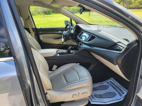 Used 2018 Buick Enclave Premium w/ Trailering Package AWD/4WD image 12