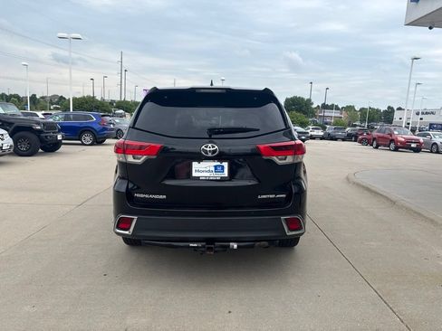 Used 2017 Toyota Highlander Limited AWD/4WD image 6