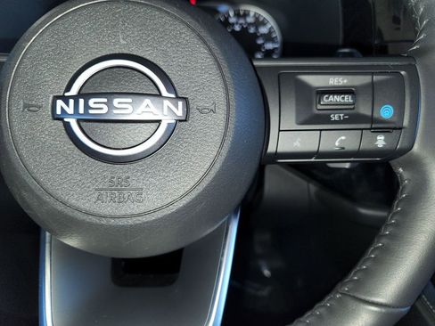 Certified 2025 Nissan Pathfinder SV image 25