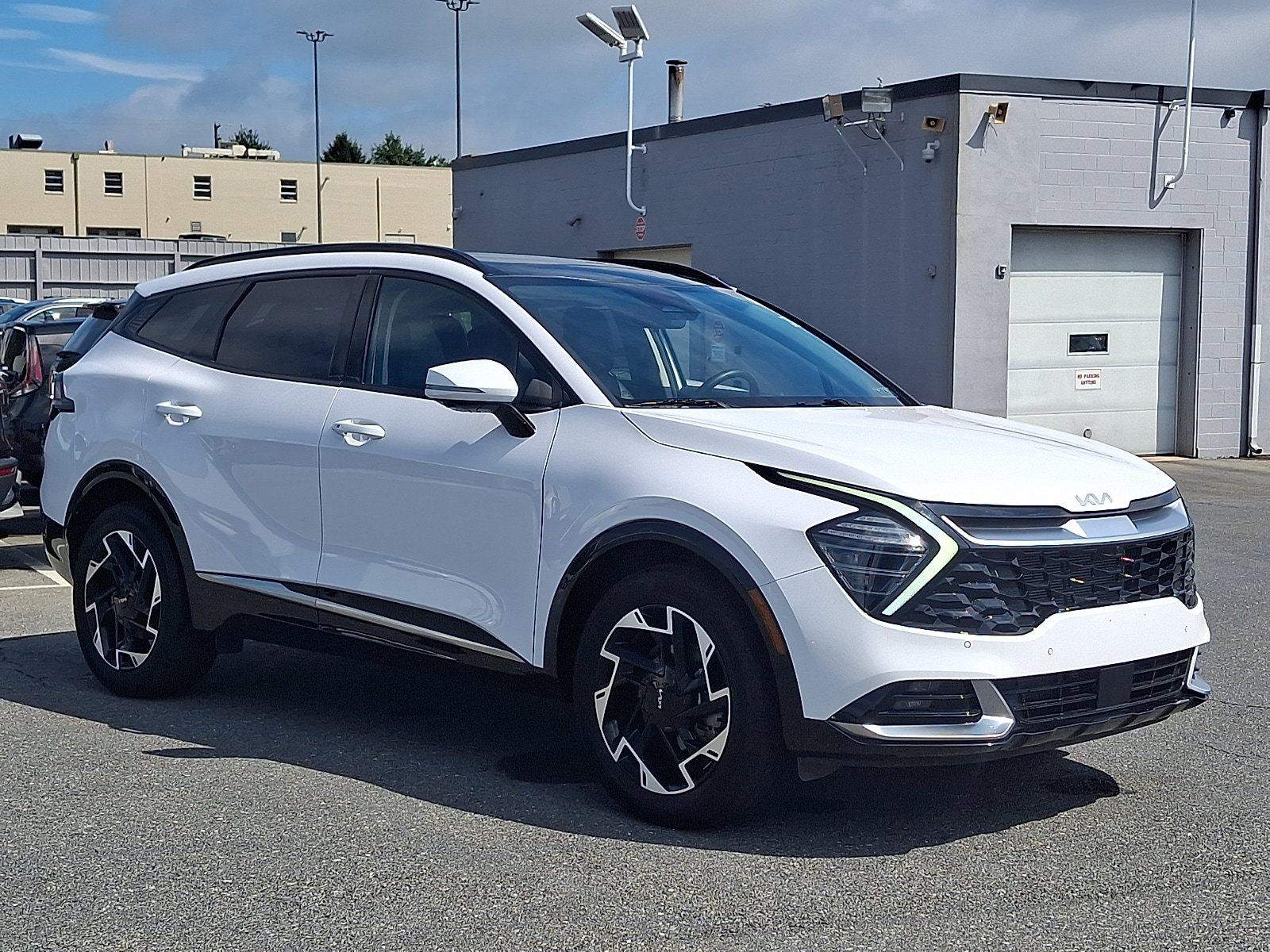 Used 2025 Kia Sportage SX AWD/4WD image 3