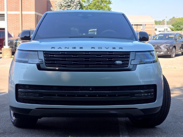 Used 2023 Land Rover Range Rover SE AWD/4WD image 3