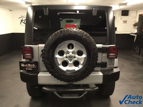 Used 2014 Jeep Wrangler Sahara w/ Dual Top Group AWD/4WD image 9