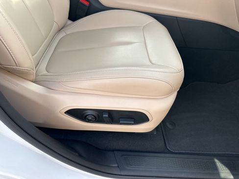 Used 2024 Jeep Grand Cherokee Limited image 31