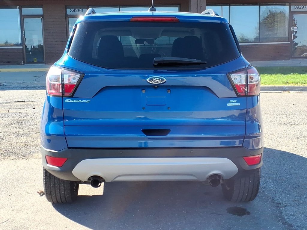 Used 2017 Ford Escape SE w/ Equipment Group 201A FWD image 4