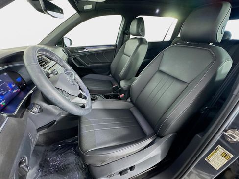 Used 2023 Volkswagen Tiguan SE R-Line FWD image 12