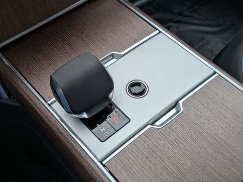 New 2025 Land Rover Range Rover SE AWD/4WD image 19