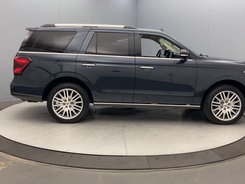 Used 2023 Ford Expedition Limited AWD/4WD image 6
