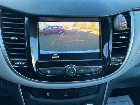 Used 2022 Chevrolet Trax LS w/ Tint and Cruise Package image 15