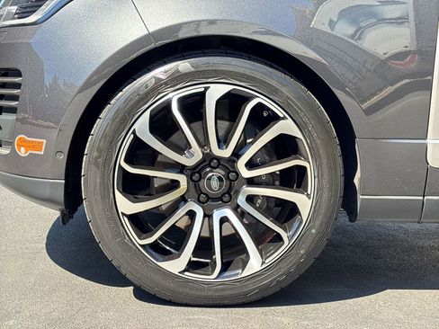 Used 2020 Land Rover Range Rover HSE image 12