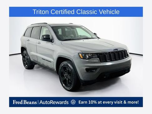 Used 2019 Jeep Grand Cherokee Laredo AWD/4WD image 1