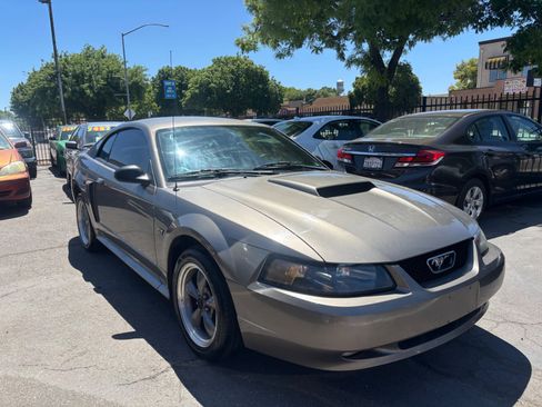 Used 2001 Ford Mustang GT RWD image 3