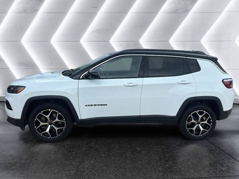Used 2025 Jeep Compass Limited AWD/4WD image 2