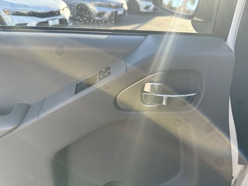 Used 2021 Nissan Frontier S image 14