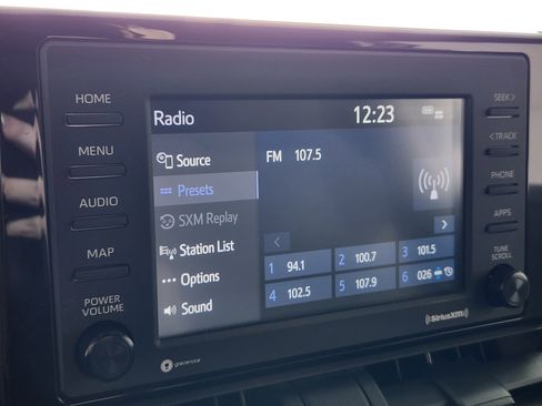 Used 2022 Toyota RAV4 XLE image 21