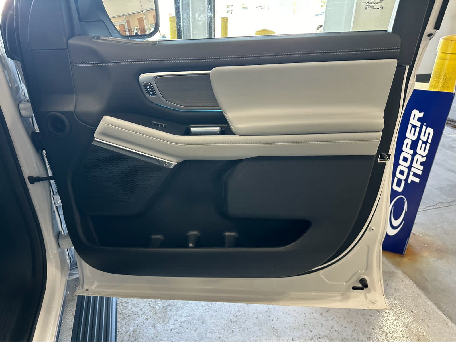 Certified 2025 Ford Expedition Platinum AWD/4WD image 46