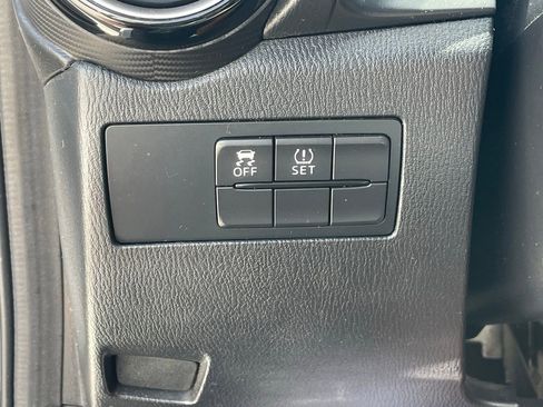 Used 2020 Toyota Yaris LE image 11