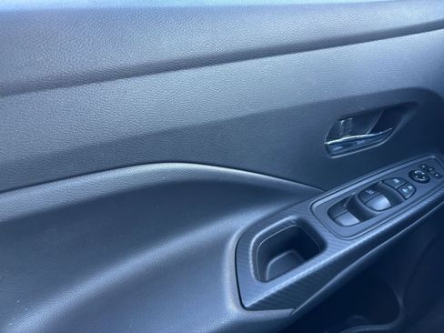 Used 2025 Nissan Versa SV w/ Trunk Package image 18