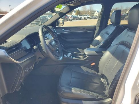 Used 2022 Jeep Grand Cherokee Overland image 5