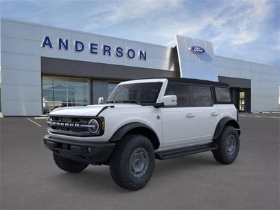 New 2025 Ford Bronco Outer Banks w/ Sasquatch Package