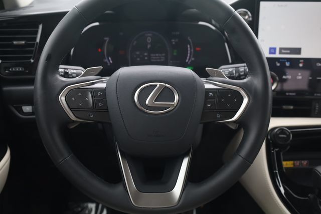 Used 2025 Lexus NX 450h+ AWD w/ Towing Package (2000 Lbs) image 12