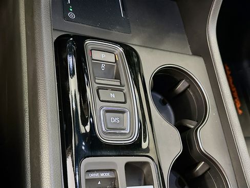 Used 2025 Honda Pilot TrailSport image 25
