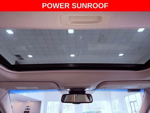 Used 2021 Toyota Avalon XLE w/ Moonroof Package image 7