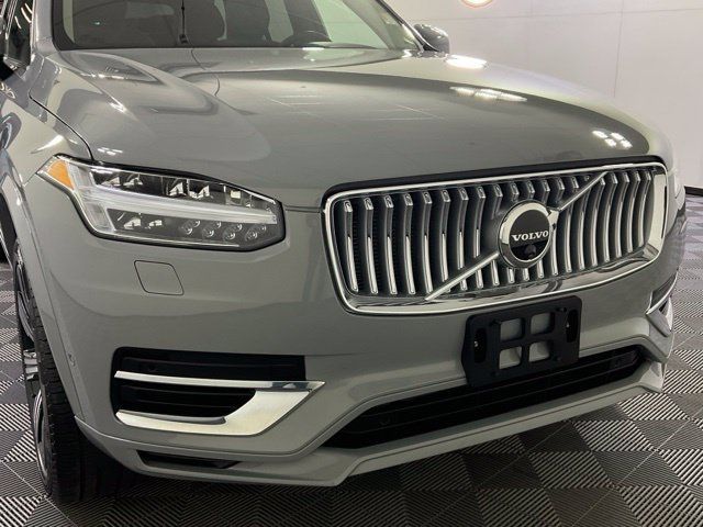 Certified 2025 Volvo XC90 T8 Plus AWD/4WD image 8