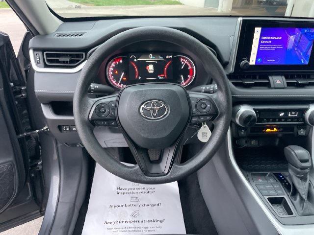 Used 2025 Toyota RAV4 LE AWD/4WD image 14