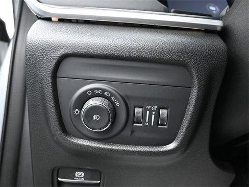 New 2025 Jeep Grand Cherokee Limited image 12