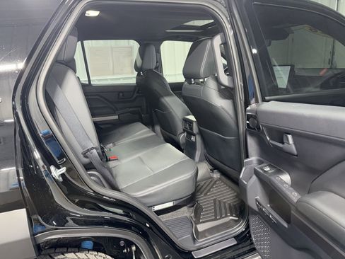 Used 2026 Toyota 4Runner TRD Off-Road Premium AWD/4WD image 14