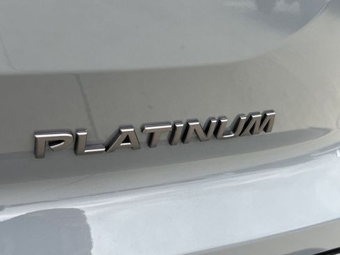 New 2026 Nissan Pathfinder Platinum FWD image 6
