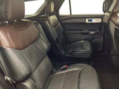 Used 2020 Ford Explorer Platinum w/ Premium Technology Package AWD/4WD image 19