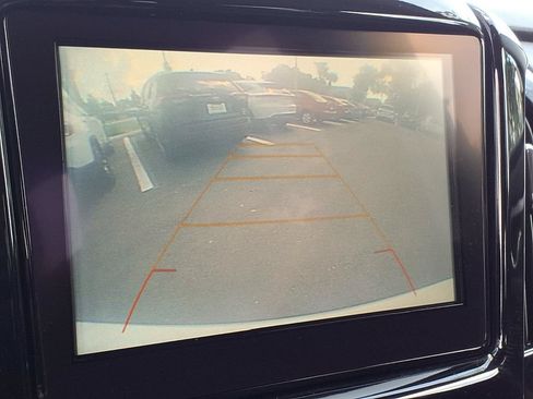 Used 2018 Chevrolet Traverse LT FWD image 24