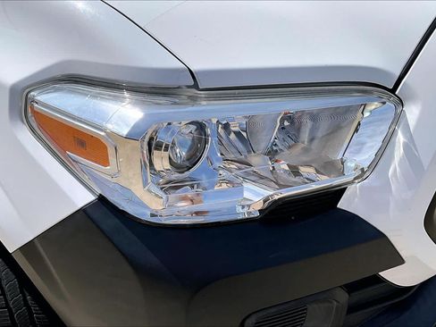 Used 2019 Toyota Tacoma SR AWD/4WD image 26