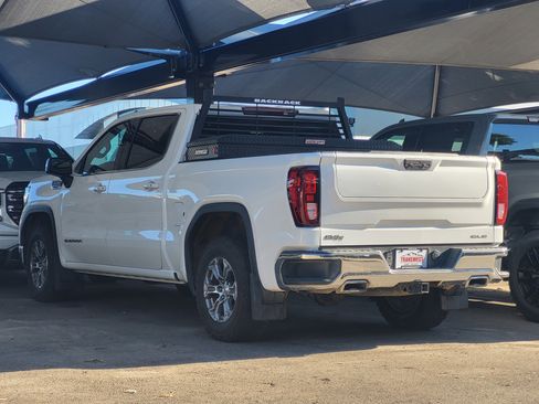 Used 2022 GMC Sierra 1500 SLE AWD/4WD image 2