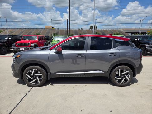 Used 2025 Nissan Kicks SV FWD image 6