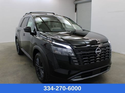 New 2026 Nissan Pathfinder SL image 5