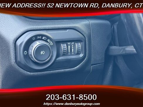 Used 2021 Jeep Wrangler Unlimited Sahara AWD/4WD image 18