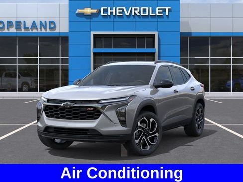 New 2026 Chevrolet Trax RS w/ Sunroof Package FWD image 7