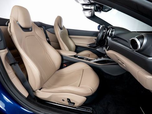 Used 2019 Ferrari Portofino image 51