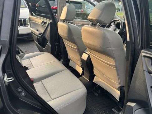 Used 2017 Subaru Forester 2.5i Premium AWD/4WD image 26