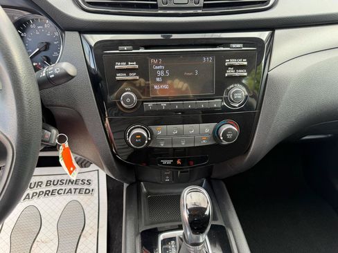 Used 2018 Nissan Rogue Sport S w/ S Appearance Package AWD/4WD image 17