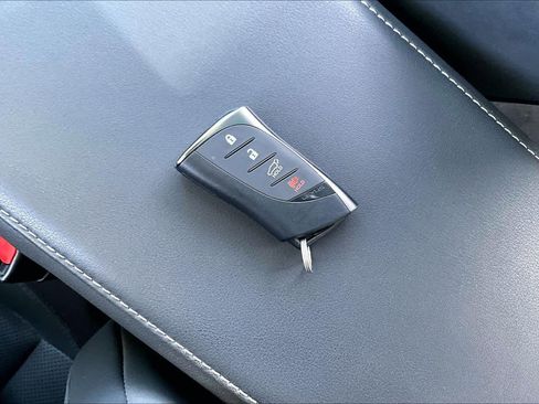 Used 2024 Lexus RZ 300e Premium image 14